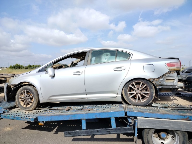 toyota avensis sedán (_t27_) del año 2008