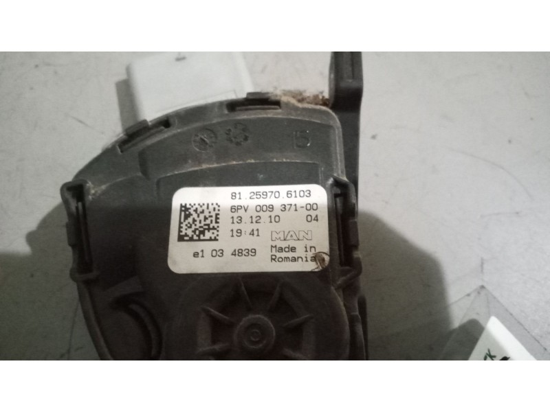 Recambio de pedal acelerador para man tgx 18.xxx 12.4 diesel referencia OEM IAM 81259706103  
