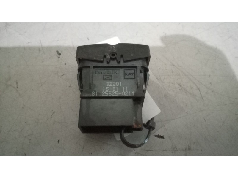 Recambio de interruptor para man tgx 18.xxx 12.4 diesel referencia OEM IAM 81255250211  