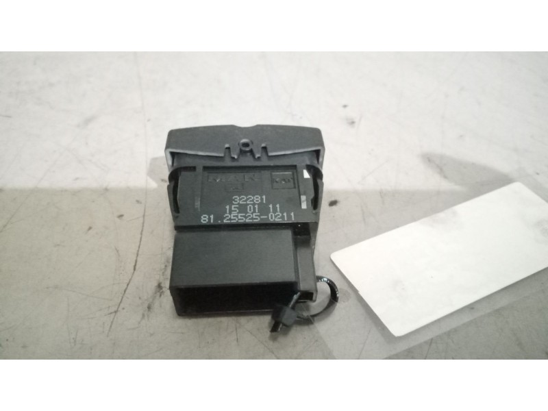 Recambio de interruptor para man tgx 18.xxx 12.4 diesel referencia OEM IAM 81255250211  
