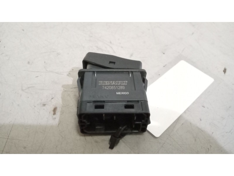 Recambio de interruptor para renault magnum ab diesel referencia OEM IAM 7420851289  