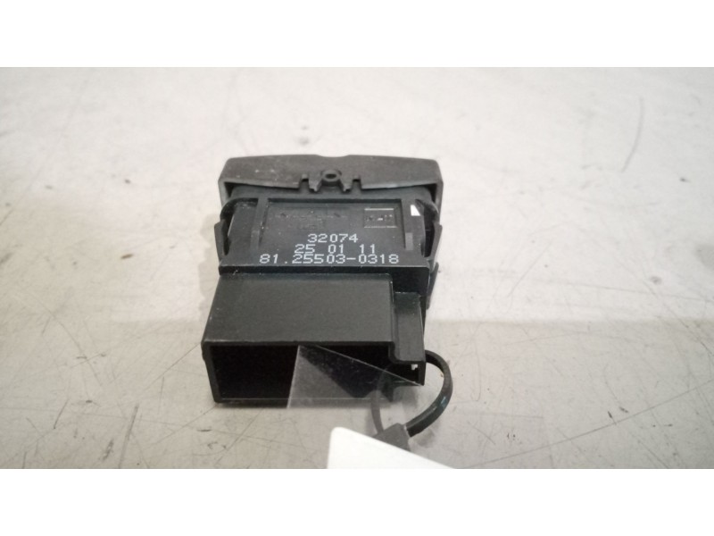 Recambio de interruptor para man tgx 18.xxx 12.4 diesel referencia OEM IAM 81255030318  