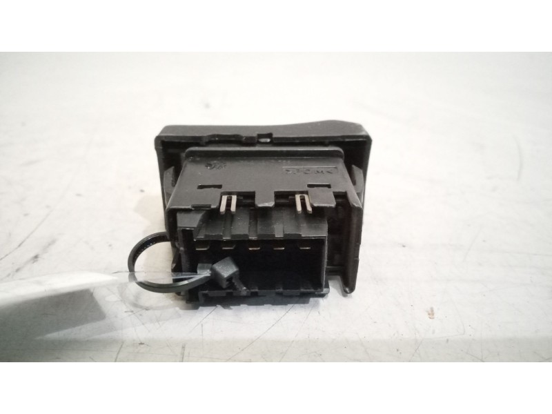Recambio de interruptor para renault magnum ab diesel referencia OEM IAM 7421043756  