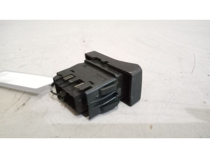Recambio de interruptor para renault magnum ab diesel referencia OEM IAM 7421043756  