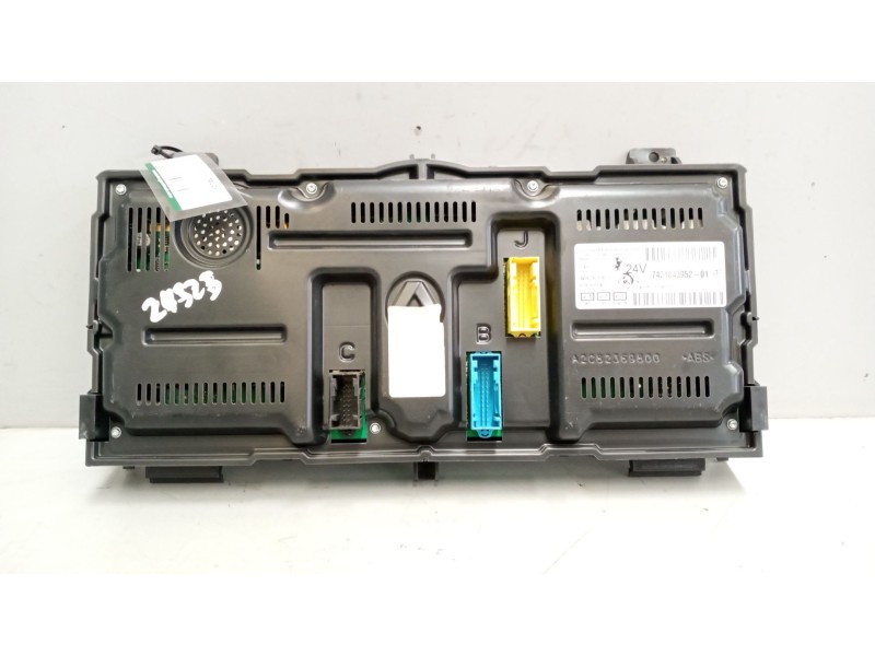 Recambio de cuadro instrumentos para renault magnum ab 2005 12.8 diesel referencia OEM IAM 7421843952  