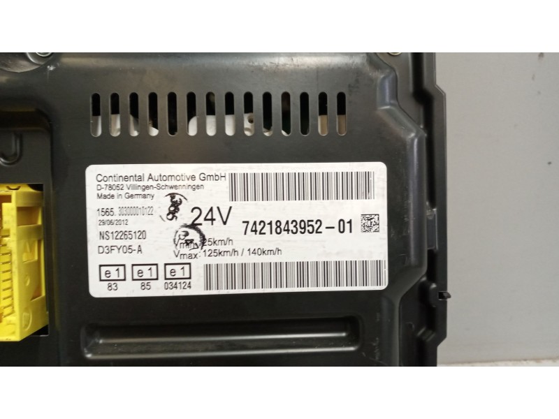 Recambio de cuadro instrumentos para renault magnum ab 2005 12.8 diesel referencia OEM IAM 7421843952  