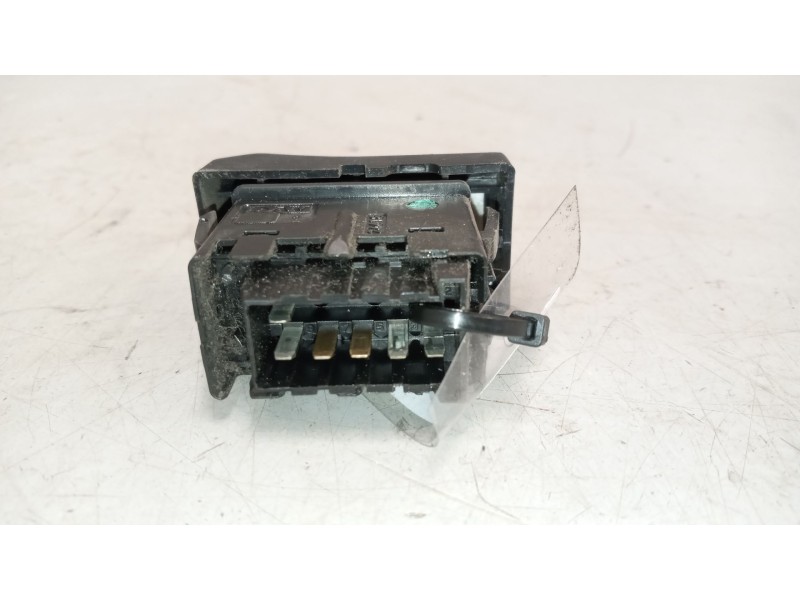 Recambio de interruptor para renault magnum ab 2005 12.8 diesel referencia OEM IAM 5010589488  