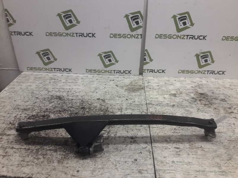 Recambio de travesaño inferior para volvo xc70 2.4 d awd ocean race referencia OEM IAM   