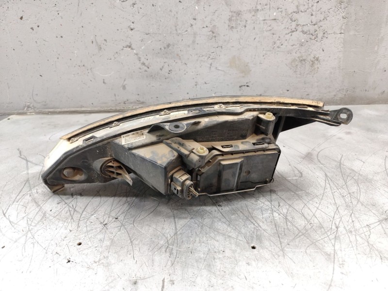 Recambio de piloto delantero derecho para ford focus berlina (cak) ambiente referencia OEM IAM 0374D  