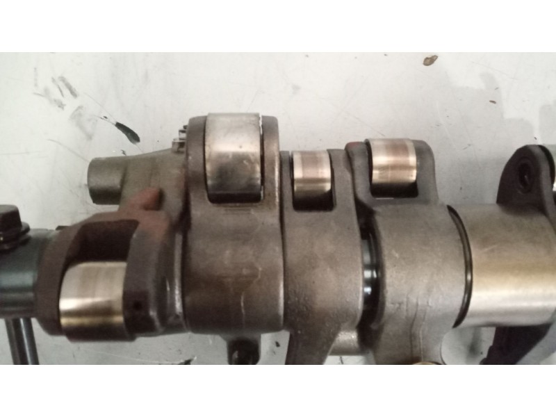 Recambio de eje balancines para volvo fm xxx 12.8 diesel referencia OEM IAM 21881494 21539409 22277011