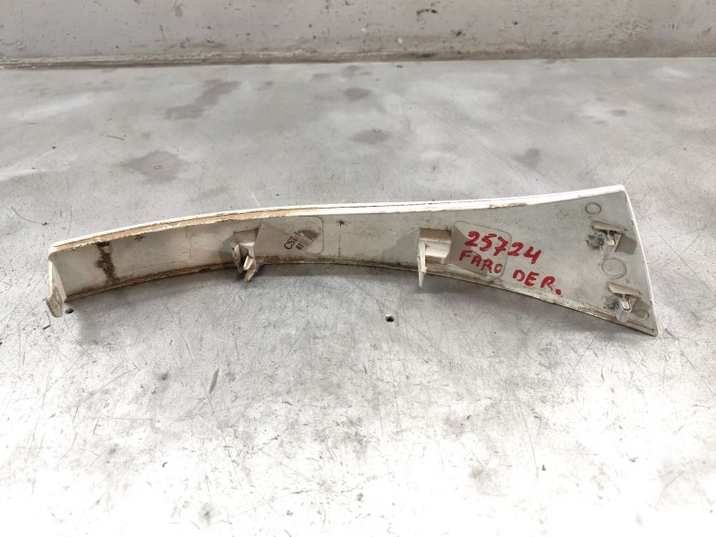 Recambio de molduras delanteras para citroën jumper ii furgoneta 2.2 hdi 100 referencia OEM IAM 1306528070  