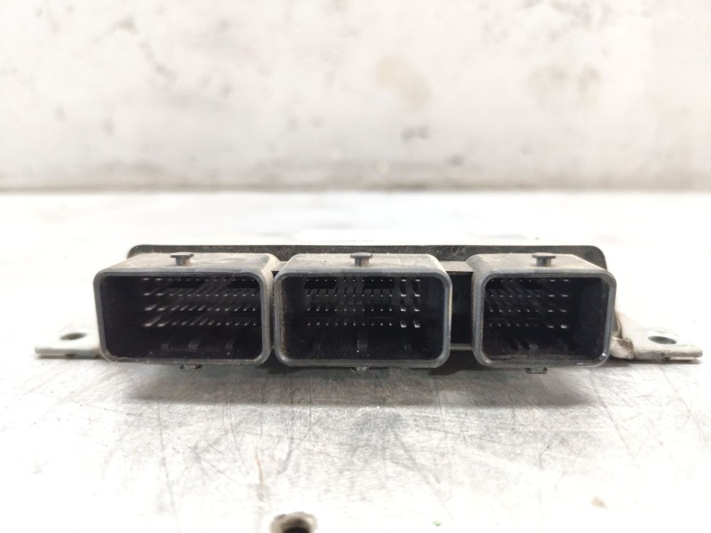 Recambio de centralita motor uce para dacia sandero ii 1.2 referencia OEM IAM 237107314R  