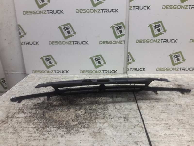 Recambio de rejilla delantera central para citroen saxo 1.5 d image referencia OEM IAM 9617745277  