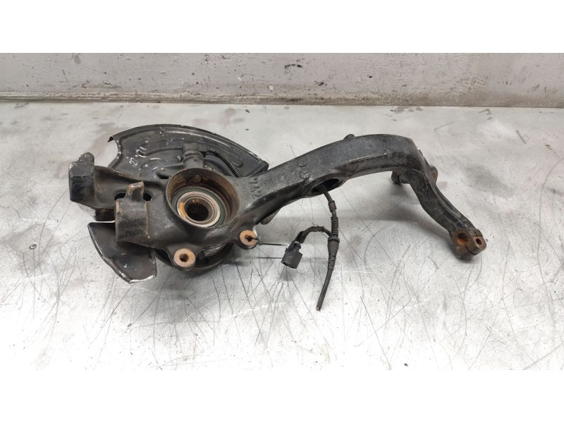 Recambio de mangueta delantera derecha para volkswagen passat b5.5 (3b3) 1.9 tdi referencia OEM IAM 8D0407258  