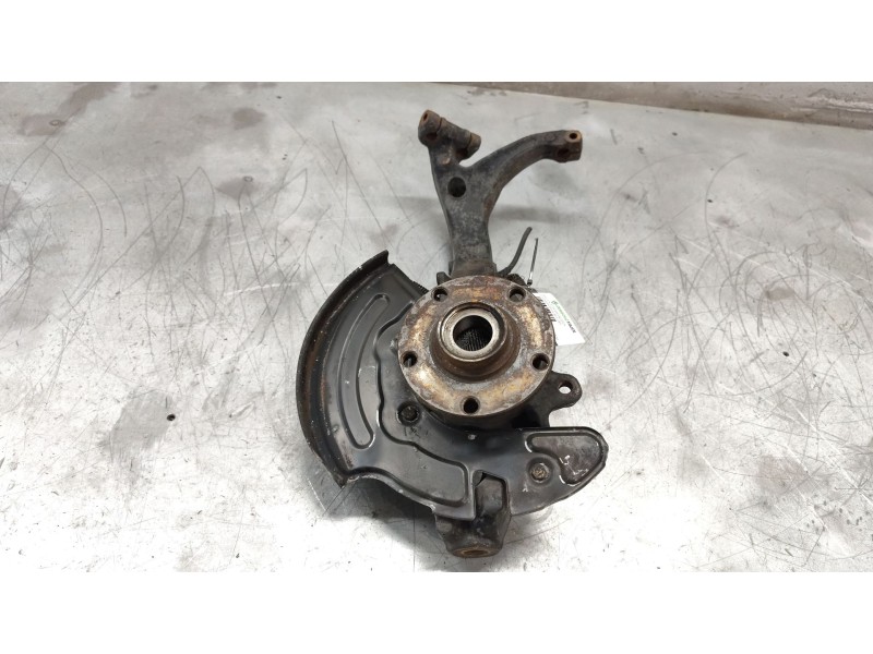 Recambio de mangueta delantera izquierda para volkswagen passat b5.5 (3b3) 1.9 tdi referencia OEM IAM 8D0407257  