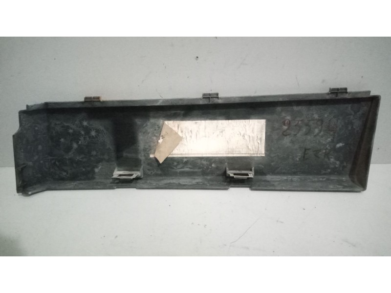 Recambio de molduras delanteras para renault magnum ab diesel referencia OEM IAM 5010468807  IZQUIERDA