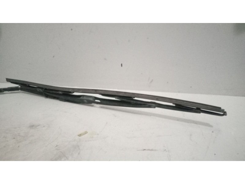 Recambio de brazo limpia delantero izquierdo para renault magnum ab diesel referencia OEM IAM   