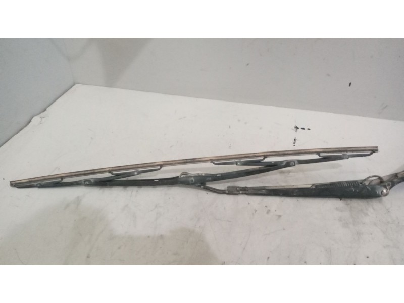 Recambio de brazo limpia delantero derecho para man tgx 18.xxx 12.4 diesel referencia OEM IAM   