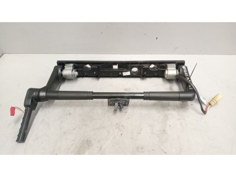 Recambio de brazo retrovisor derecho para renault magnum ab diesel referencia OEM IAM   