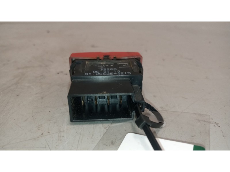 Recambio de warning para man tgx 18.xxx 12.4 diesel referencia OEM IAM 81255250215  