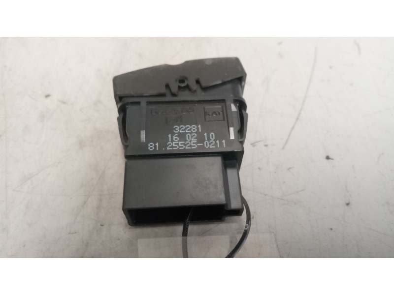Recambio de interruptor para man tgx 18.xxx 12.4 diesel referencia OEM IAM 81255250211  