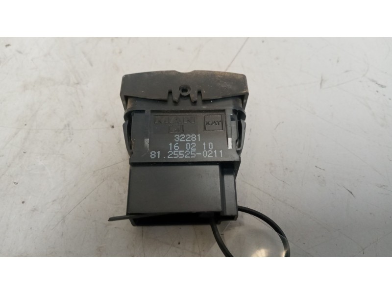Recambio de interruptor para man tgx 18.xxx 12.4 diesel referencia OEM IAM 81255250211  