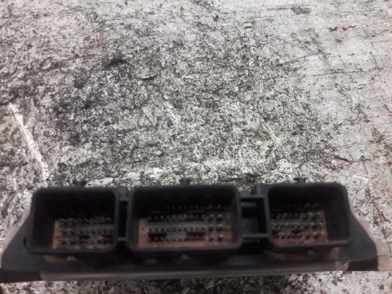 Recambio de centralita motor uce para citroen c4 berlina collection referencia OEM IAM 0281011863 9651291480 9653958980