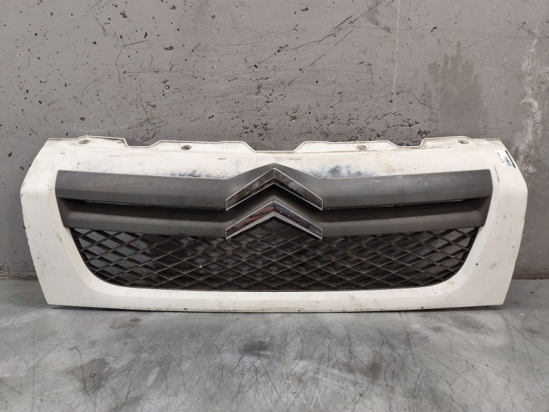 Recambio de rejilla delantera para citroën jumper ii furgoneta 2.2 hdi 100 referencia OEM IAM   