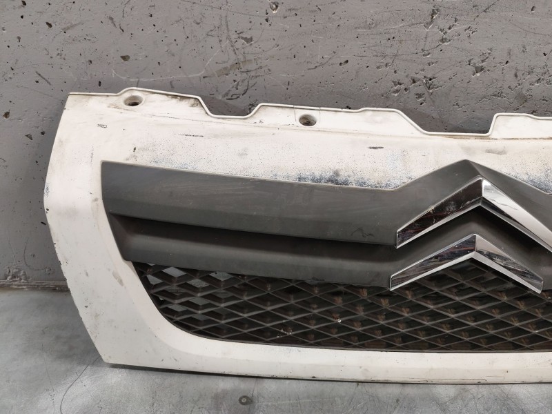 Recambio de rejilla delantera para citroën jumper ii furgoneta 2.2 hdi 100 referencia OEM IAM   