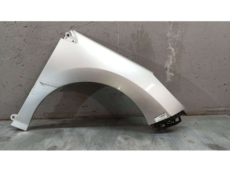 Recambio de aleta delantera derecha para peugeot 308 confort referencia OEM IAM   