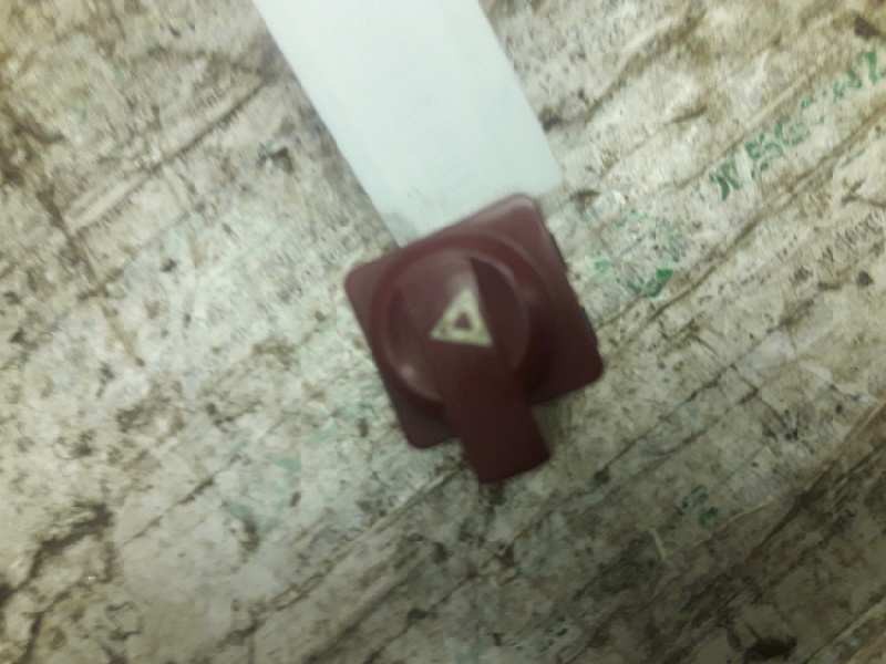 Recambio de warning para citroen c4 berlina collection referencia OEM IAM 96480877KR 4 PINS 