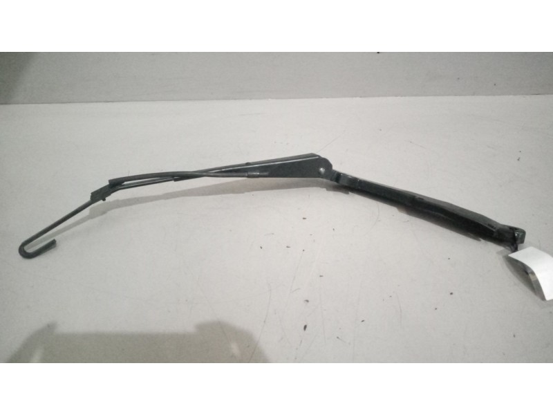 Recambio de brazo limpia delantero para iveco eurocargo 05.03  5.9 diesel referencia OEM IAM 4845734 5801783809 504345718