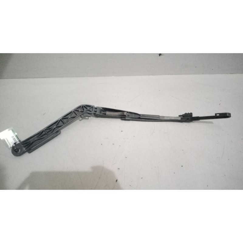 Recambio de brazo limpia delantero para iveco eurocargo 05.03  5.9 diesel referencia OEM IAM 4845734 5801783809 504345718