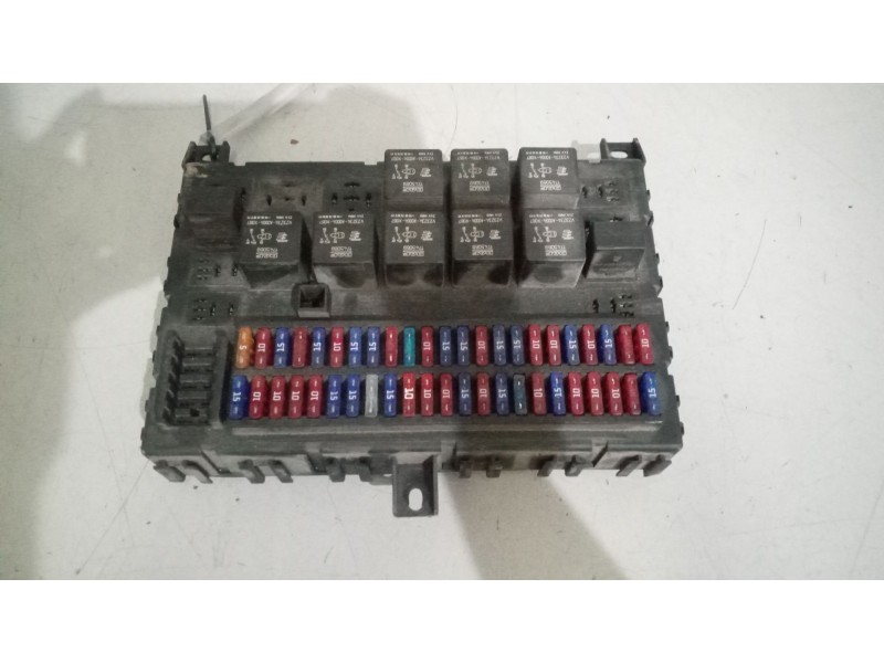 Recambio de caja reles / fusibles para daf serie xf105.xxx 12.9 diesel referencia OEM IAM 1795419  