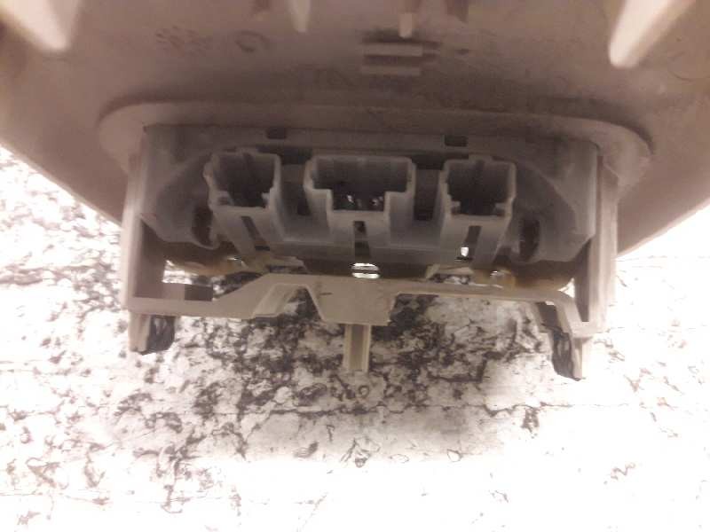 Recambio de luz interior para citroen c4 berlina collection referencia OEM IAM 9648338577  