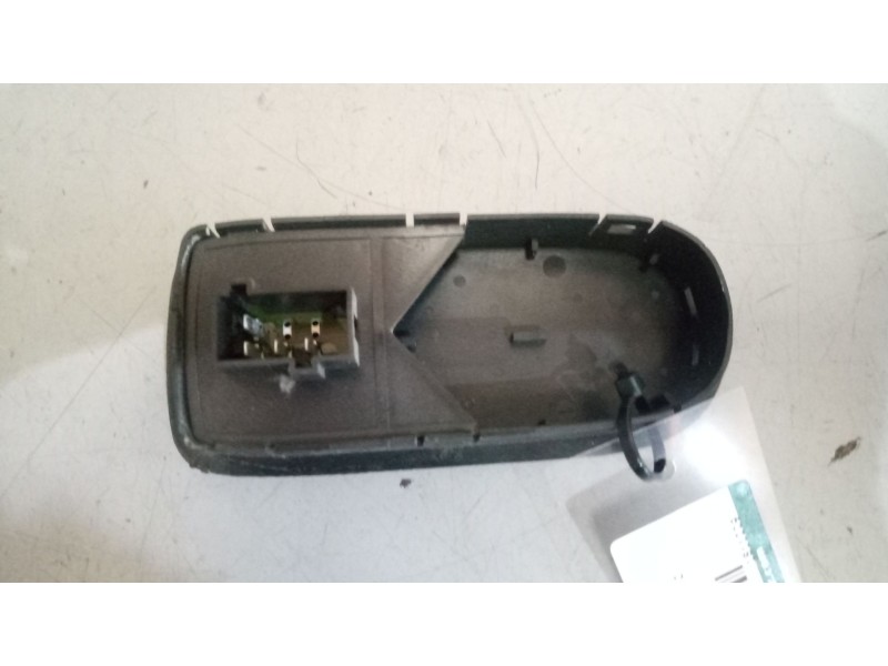 Recambio de mando elevalunas delantero derecho para daf serie xf105.xxx 12.9 diesel referencia OEM IAM 1811229  