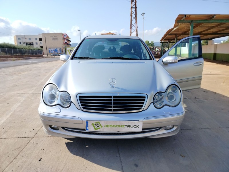 mercedes-benz clase c (w203) berlina del año 2000