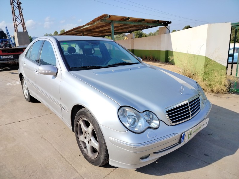 mercedes-benz clase c (w203) berlina del año 2000
