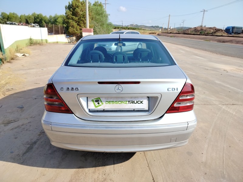 mercedes-benz clase c (w203) berlina del año 2000