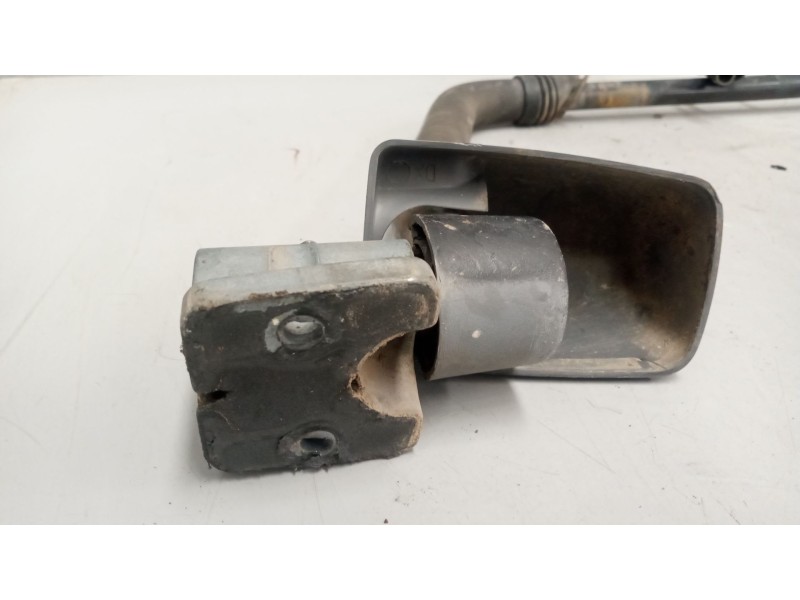 Recambio de brazo retrovisor derecho para nissan trucks atleon 120 referencia OEM IAM   