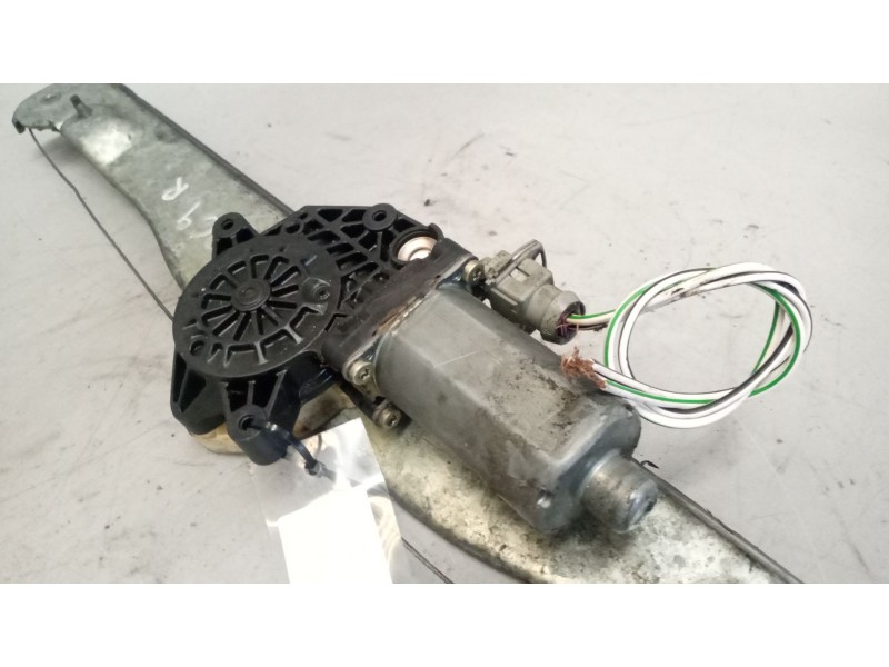 Recambio de elevalunas delantero derecho para nissan trucks atleon 120 referencia OEM IAM   