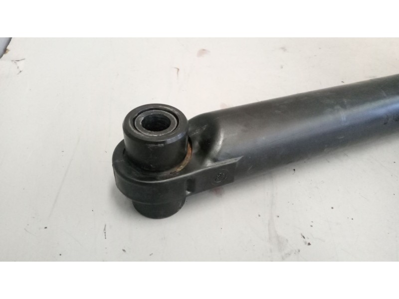 Recambio de brazo elevacion cabina para volvo fh xxx 12.8 diesel referencia OEM IAM 22070283  