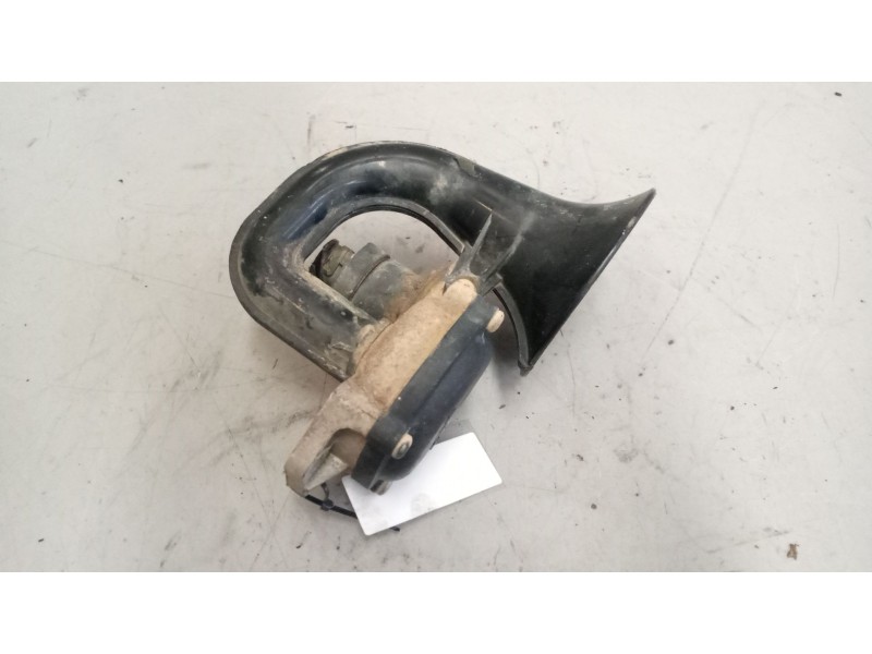 Recambio de claxon para volvo fh 12 2002  12.1 diesel (d12d460) referencia OEM IAM 20383071  
