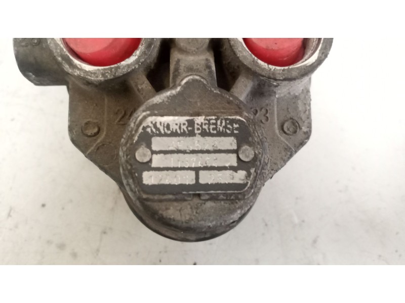 Recambio de valvula aire para daf serie xf105.xxx 12.9 diesel referencia OEM IAM AE4528 VALVULA SEXTUPLE 