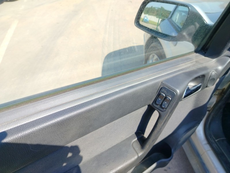 opel astra g berlina del año 2002