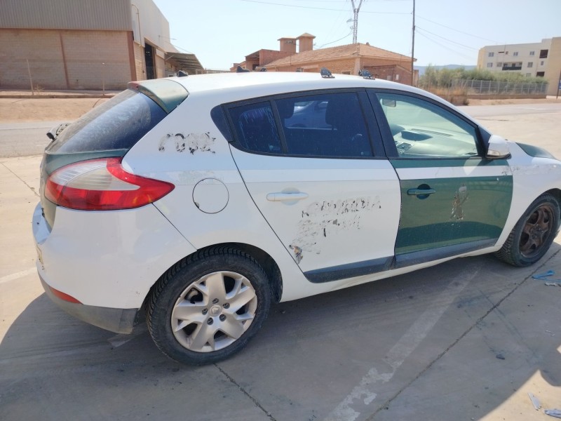 renault megane iii berlina 5 p del año 2013