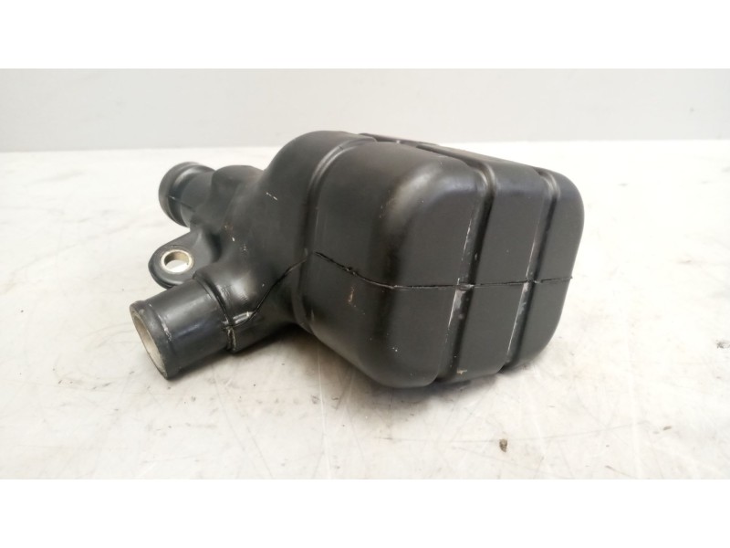 Recambio de resonador para volvo fm xxx 12.8 diesel referencia OEM IAM 22161226  