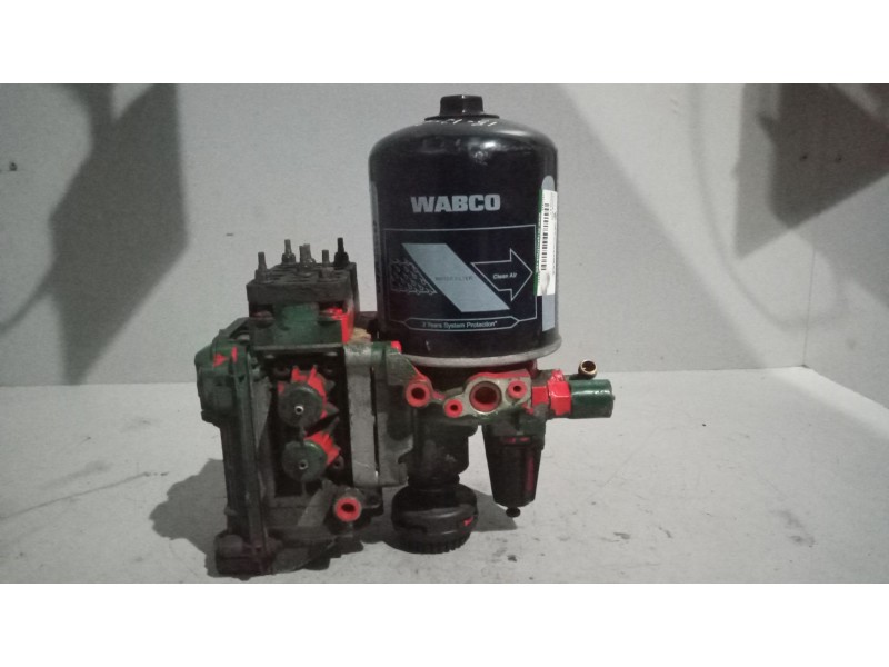 Recambio de valvula aire para scania r i r 580 referencia OEM IAM 1897631 VALVULA SECADORA 9325100040