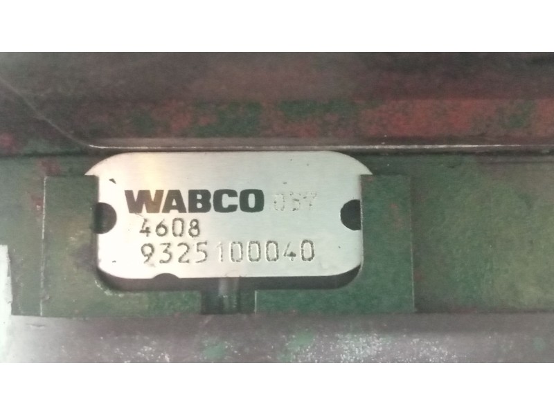 Recambio de valvula aire para scania r i r 580 referencia OEM IAM 1897631 VALVULA SECADORA 9325100040