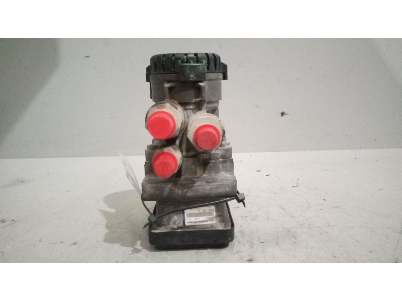 Recambio de valvula aire para renault magnum ab diesel referencia OEM IAM 21122034 VALVULA EBS K021203